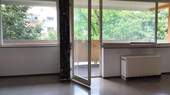 Wohnzimmer (2) - 2-Zimmer-Wohnung mit Balkon und Aufzug in Grünruhelage