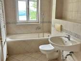 Tageslichtbad mit Wanne - 