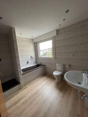 Badezimmer.JPG - Etagenwohnung mit 83,00 m² in Bochum zur Miete