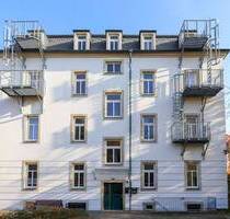 +++ Bezugsfrei! 2-Zimmer-Appartment mit Einbauküche und PKW-Stellplatz in charmantem Altbauflair +++ - Dresden Löbtau-Nord
