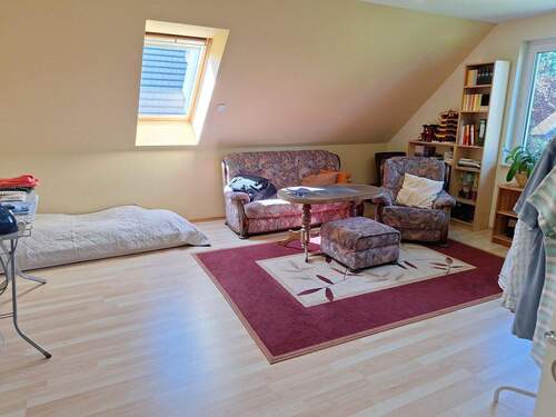 Haus rechts - Zimmer 1 OG - 