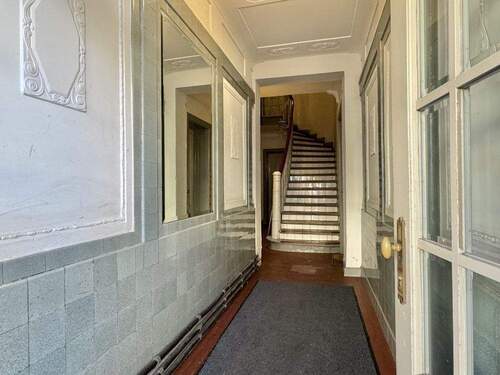 Hauseingang - 3 Zimmer Etagenwohnung in Hamburg