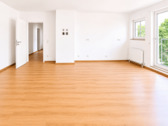 Wohnzimmer_mit_offener_Küche3 - Etagenwohnung mit 68,70 m&sup2; in Markranstädt zur Miete