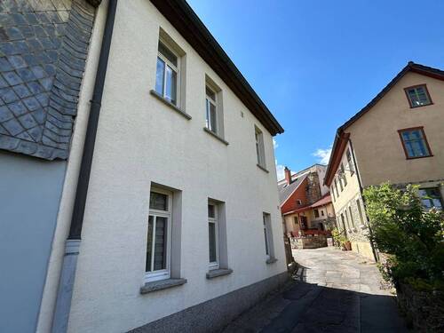 Straßenansicht - 4 Zimmer Einfamilienhaus in Saalfeld