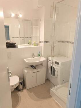 Beispielbild Bad - 2 Zimmer Etagenwohnung in Berlin