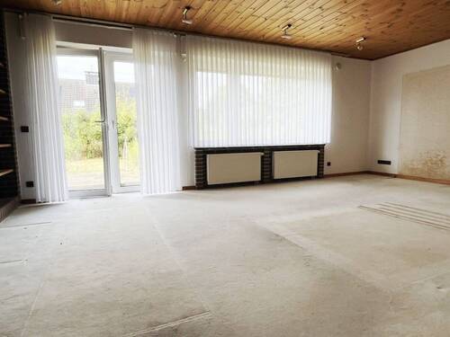  Großzügiges + helles Wohnzimmer - 