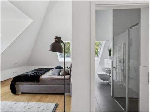 Wohnzimmer mit EBK - HOCHWERTIGES PENTHOUSE AM S-BHF. WAIDMANNSLUST*SCHNELLE ANBINDUNG*AUFZUG*STELLPLATZ