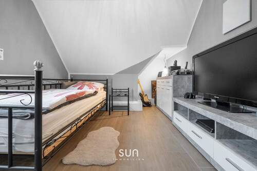 LICHTDURCHFLUTETES KINDERZIMMER - 