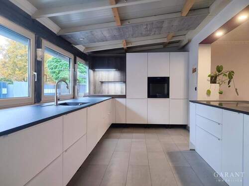 Hochwertige Einbauküche Erdgeschoß Wintergarten - Einfamilienhaus mit 228,00 m&sup2; in Philippsburg zum Kaufen