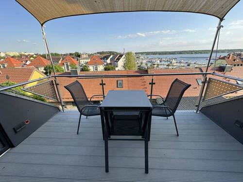 Loggia mit Ausblick - Top Lage, top Ausblick - Saniertes Innenstadthaus mit grandiosem Müritzblick, Einliegerwohnung, Innenhof, Garage & Stellplatz