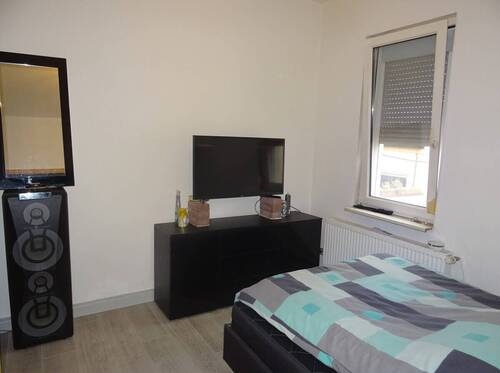 Schlafzimmer - 5 Zimmer Mehrfamilienhaus, Wohnhaus zum Kaufen in Völklingen