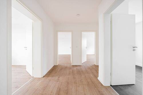 Referenz Flur - Etagenwohnung mit 81,50 m&sup2; in Kitzscher zur Miete