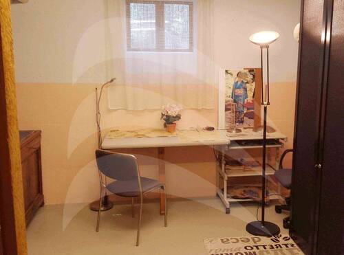 Keller mit Stromanschluss - 