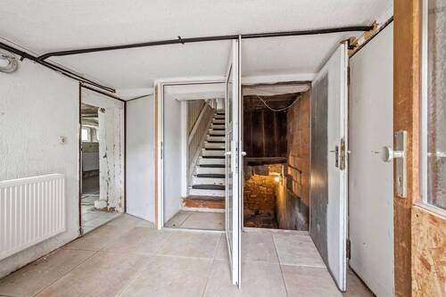 Flur im EG - 8 Zimmer Einfamilienhaus zum Kaufen in Eutingen