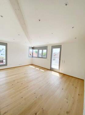 Wohnbereich - 3 Zimmer Terrassenwohnung zur Miete in München