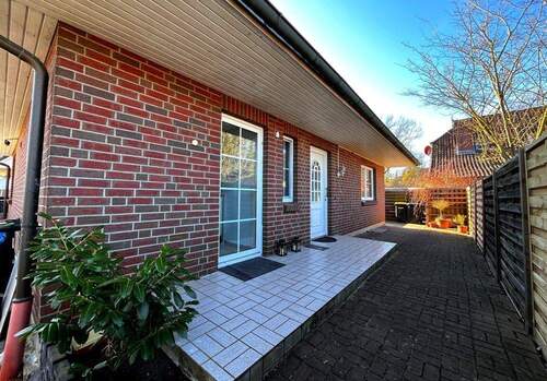 Hausansicht - Bungalow mit Vollkeller und ausgebautem Dachboden