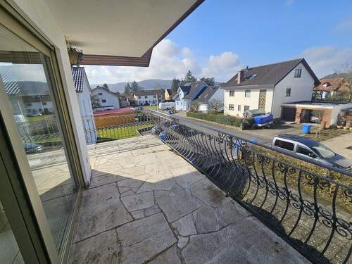 Balkon - 4 Zimmer Etagenwohnung in Euerdorf