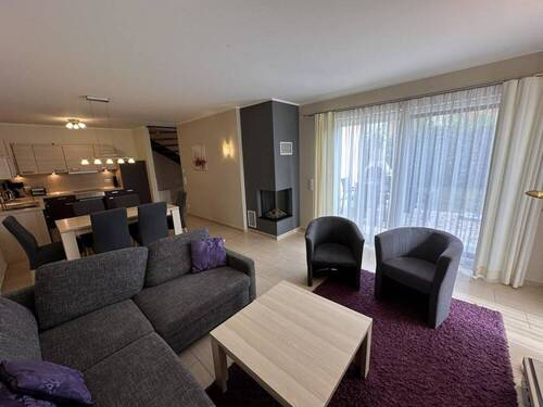 Wohnbereich mit Terrassenzugang - 