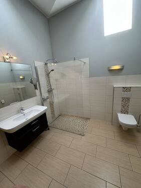 Badezimmer II im Dachgeschoss - 