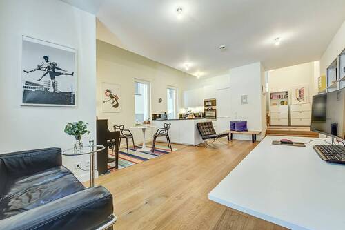Wohnzimmer - 2 Zimmer Etagenwohnung in Düsseldorf