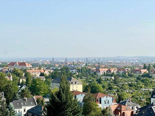 herrlicher und vollkommen freier Blick vom Balkon - 4 Zimmer Etagenwohnung in Dresden