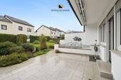 großzügige Terrasse - 5 Zimmer Einfamilienhaus zum Kaufen in Göppingen
