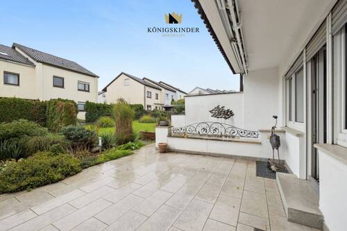 großzügige Terrasse - 5 Zimmer Einfamilienhaus zum Kaufen in Göppingen