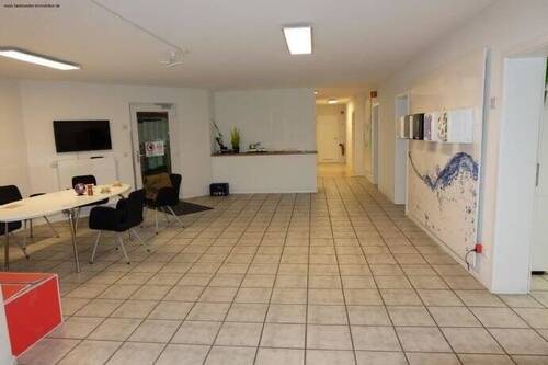 Eingangsbereich / Besprechnung - Büro zur Miete in Hahn