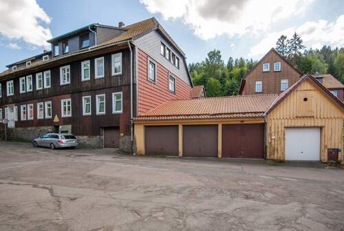 Garagen - 3 Zimmer Mehrfamilienhaus, Wohnhaus in Langelsheim