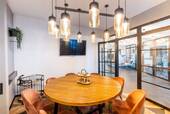 CIRCLE LOUNGE - 