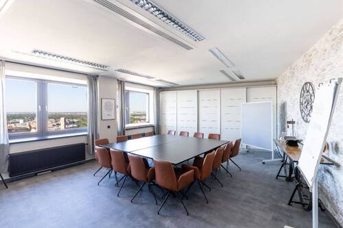 SKY LOUNGE - 