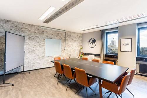 STONE LOUNGE - 