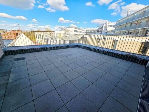 Terrasse - Etagenwohnung mit 118,00 m&sup2; in Nürnberg zur Miete