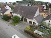 Ansicht - Bauernhaus mit großer Scheune - Garagen und weiteren Ausbaumöglichkeiten - Singen-Friedingen