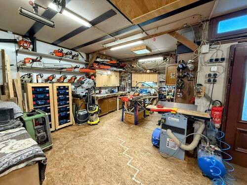 Top Werkstatt mit Kraftstrom und besonderen Elektrohighlights - 