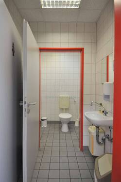 WC - 