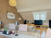Wohnzimmer - Etagenwohnung mit 85,00 m² in München zum Kaufen
