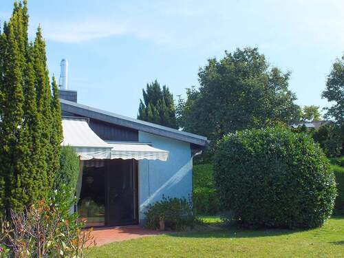 Gartenansicht mit Anbau - 