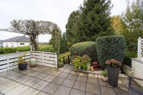 Terrasse mit Blick ins Grüne - 