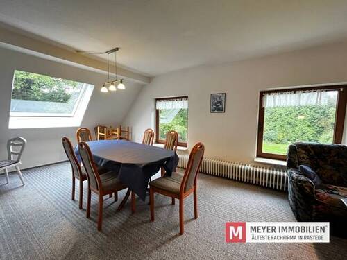 WE 4 DG hinten Essplatz - 