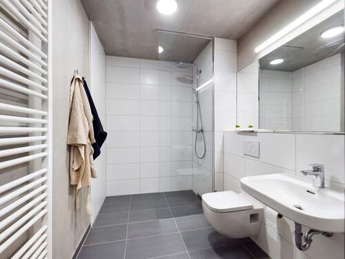 Bad - 1- Zimmer mit 44,90 m&sup2; in Köln zur Miete