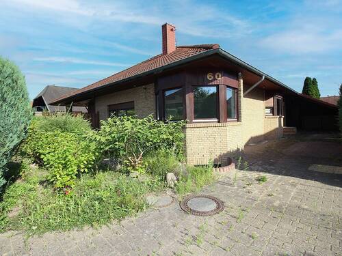 Blick auf das Haus - 3 Zimmer Bungalow zum Kaufen in Barsbüttel