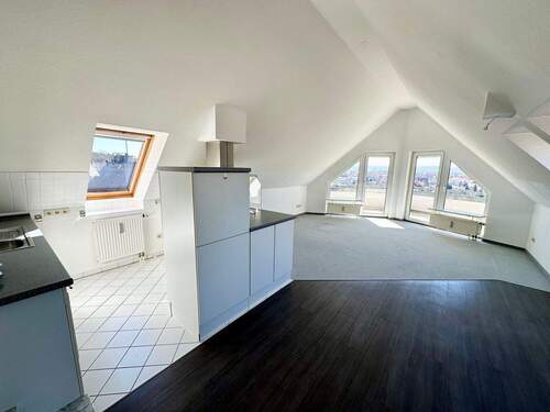 Küche und großes Wohnzimmer - Etagenwohnung mit 80,00 m² in Dresden zum Kaufen