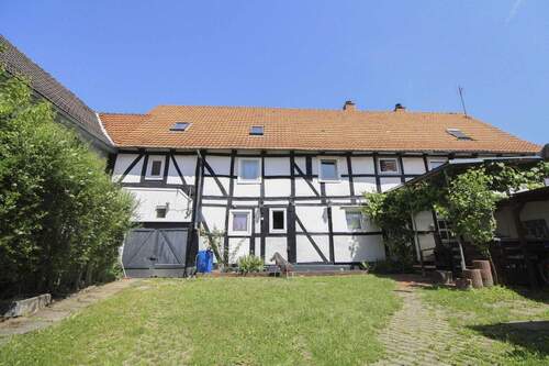 Hausansicht - Vollvermietetes 4-Parteienhaus mit Wertsteigerungspotenzial unweit von Göttingen