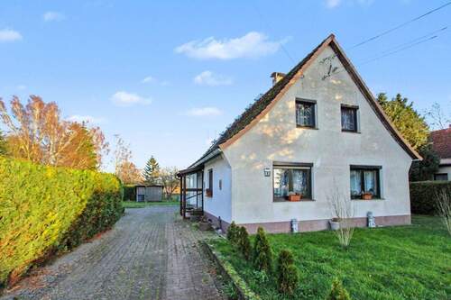 Zufahrt _ Auffahrt - Einfamilienhaus mit 110,00 m&sup2; in Dargun zum Kaufen