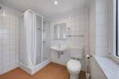 15_Badezimmer Einliegerwohnung - 
