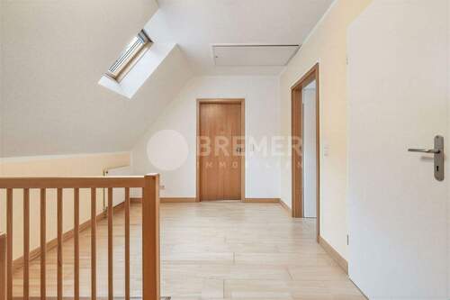 Flur DG - (KI generiert) - 