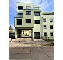 Exklusive Eigentumswohnung inkl. sehr hochwertiger Einbauküche und großem Balkon, optional Stellplatz - Halle (Saale) Innenstadt