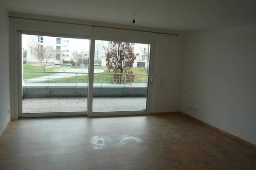 Wohnzimmer - 2 Zimmer Etagenwohnung in Ulm