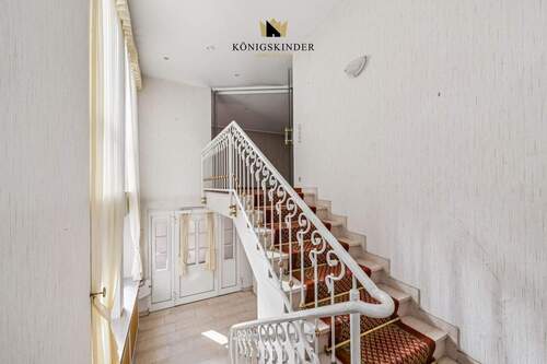 Eingangsbereich - Einfamilienhaus mit 228,00 m² in Baden-Baden zum Kaufen